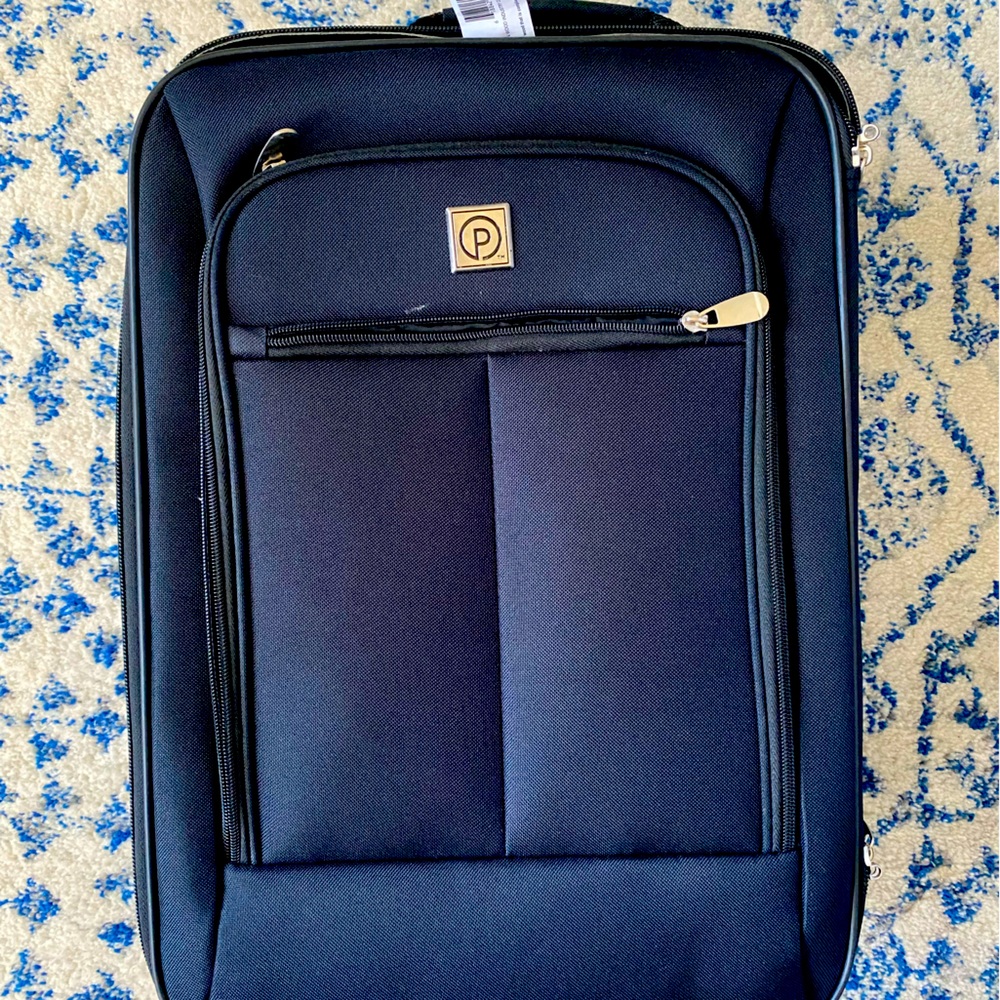 Protege Pilot Case 18" Softside Carry-on Luggage, Black